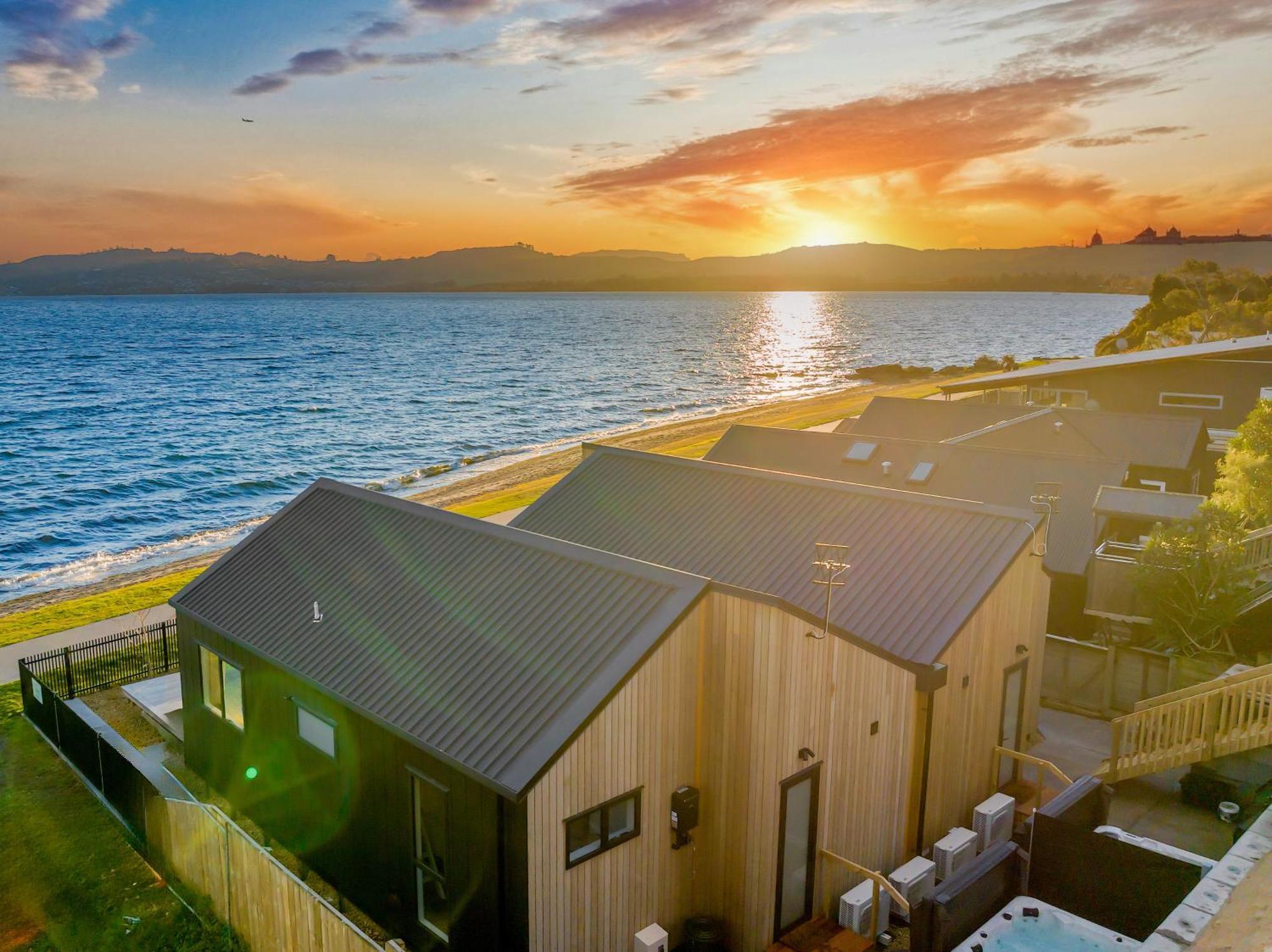 Brand New Lake Front Homes Spa Pool Taupo Zewnętrze zdjęcie