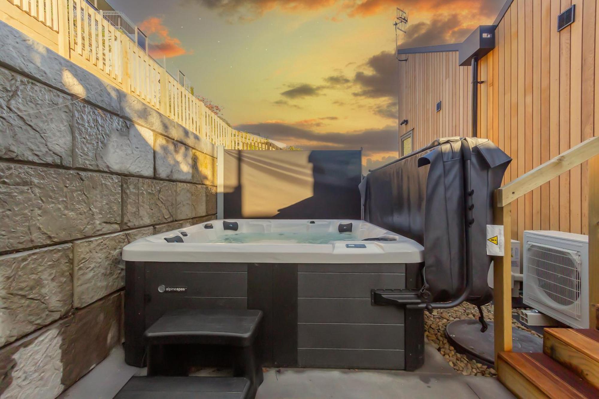 Brand New Lake Front Homes Spa Pool Taupo Zewnętrze zdjęcie